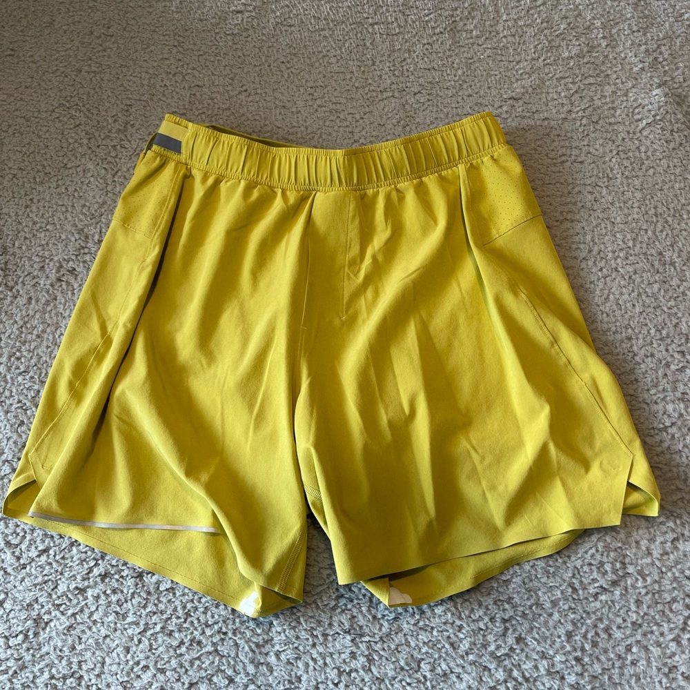 LULULEMON MENS SURGE SHORTS 6" LINED, SOLEIL YELLOW Size Medium